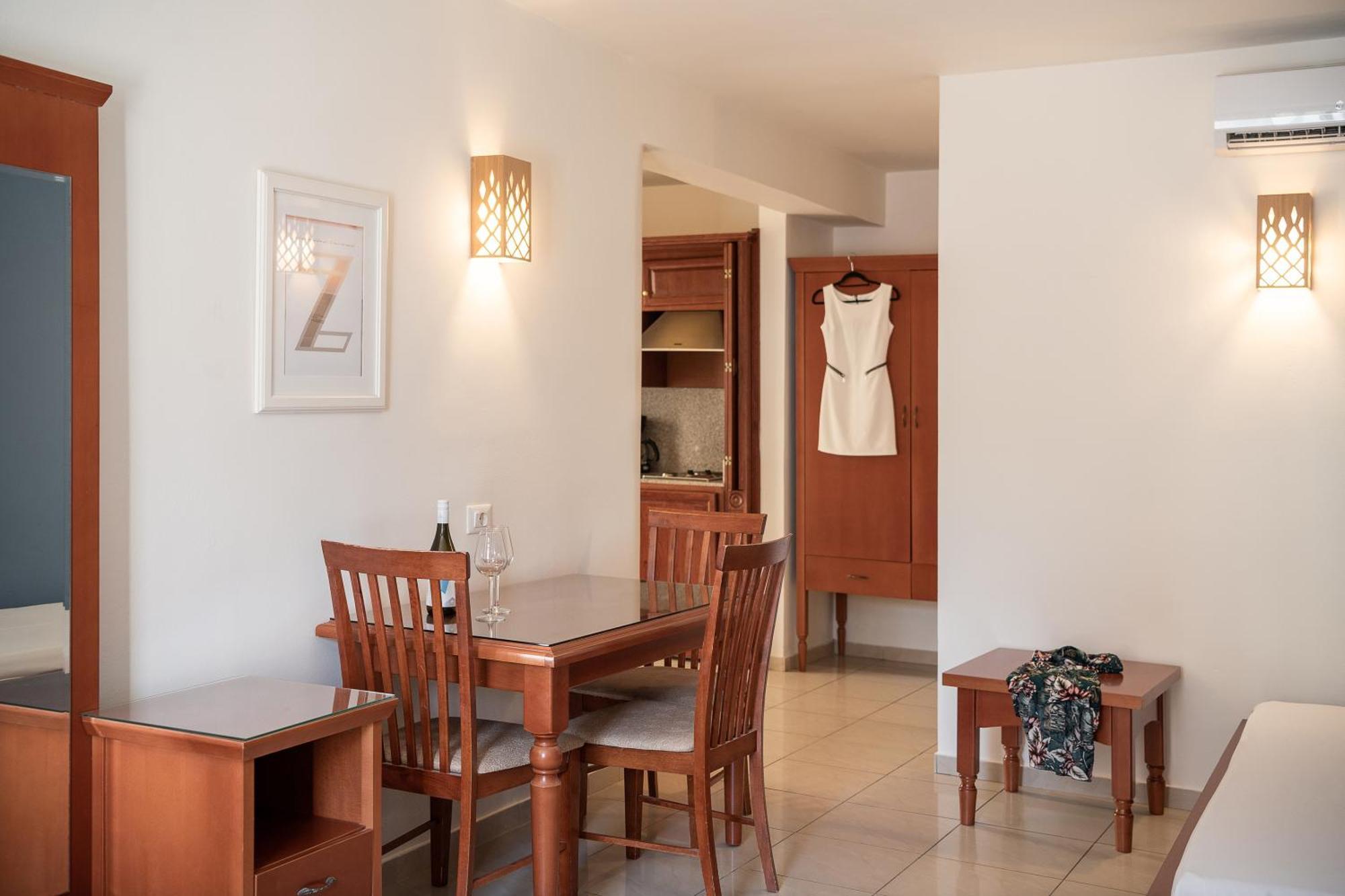 Caldera Bay Hotel Platanias  Exterior photo